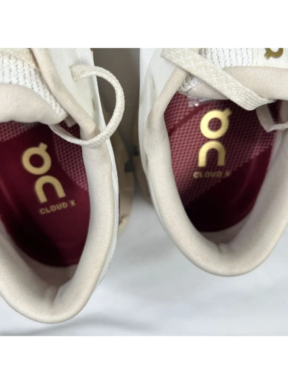 On Cloud X 4 Sneakers Limited Edition White Dark Red Trainers US Women's 9